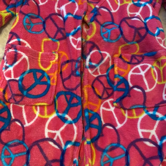 Girls Small (5/6) Multi-Colored Peace Sign Robe - Picture 4 of 5